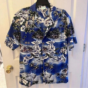 - Men’s Hawaiian type shirt//JADE FASHIONS